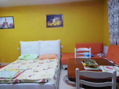 Llit o llits en una habitació de M Apartment