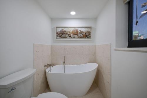 Bilik mandi di Bandy Beach E101 - Beachfront 3BR Townhome