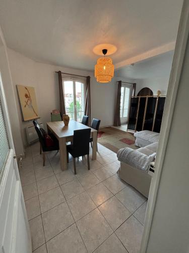 Apartment - 1min to train station - 13min to Paris