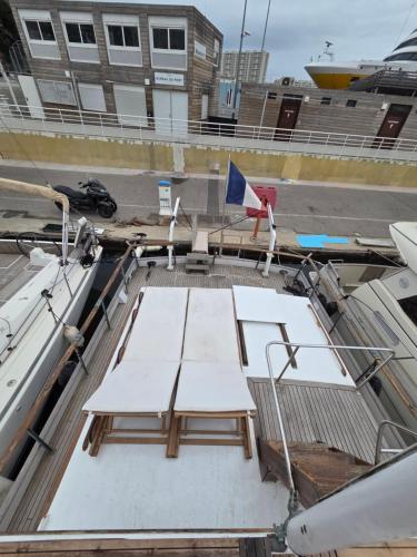 Φωτογραφία από το άλμπουμ του bateau de légende στην Τουλόν
