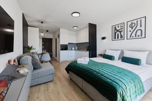 Golden Hour Apartments- Bohaterów Września 406