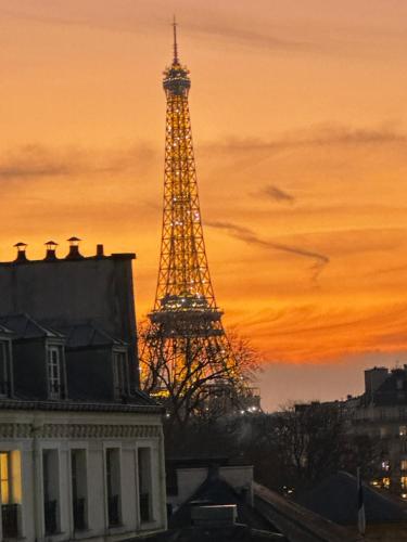 View Eiffel Tower