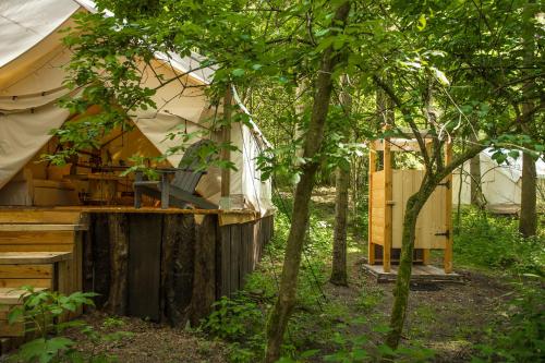 SwaderkiにあるKaluna Glamp Jungleのギャラリーの写真