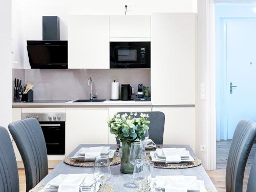 2 BDR - Apartment Charming, in Vienna's City Center