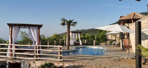 Бассейн в Villa Bora Mošćenička Draga Bed&Breakfast или поблизости