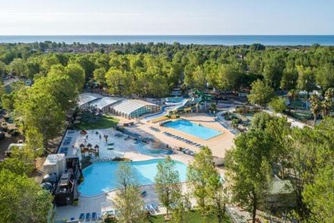 Mobil home bord de mer domaine la yole