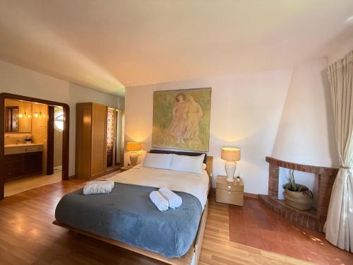 Marbella Las Golondrinas by Sol Maestranza