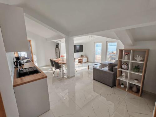 Η κουζίνα ή μικρή κουζίνα στο Apartmani Jurković 2