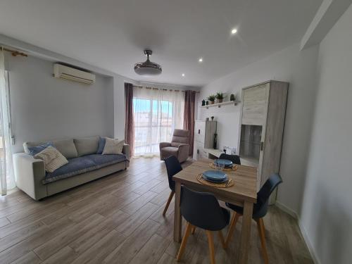 Et opholdsområde på Playamar Apartment Santa Pola centro, con piscina