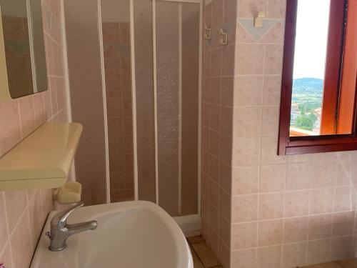 サン・パスクアーレにあるCasa San Pasquale panoramica e tranquillaのギャラリーの写真