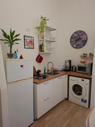 Don Carlo City Center Apt