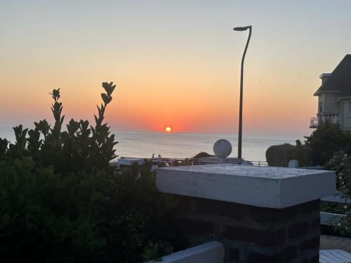 Villa Médaillon, Sur la mer - Mesnil Val Plage