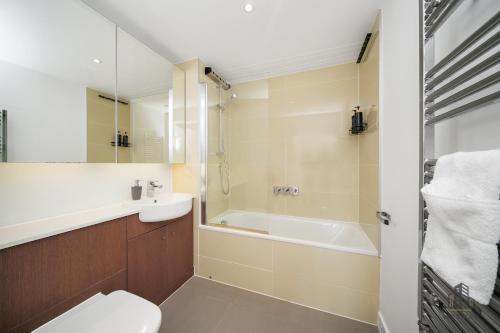 Modern 3 bedroom - Olympic Park - E20 Stratford photo 13