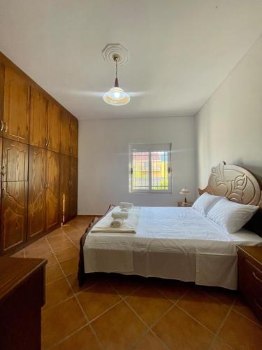 Postel nebo postele na pokoji v ubytování Charming Villa in Lezhë,Albania-Your Albanian Gem