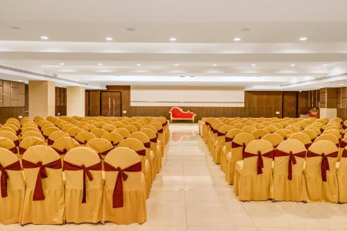 Gallery image of Townhouse OAK De Alphabet Hotel Bolarum in Hyderabad