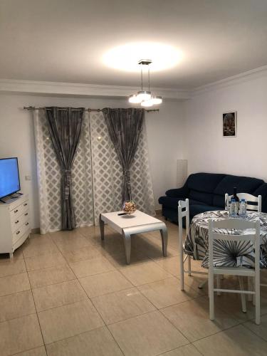 TV a/nebo společenská místnost v ubytování Cómodo apartamento céntrico