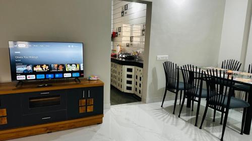 Gallery image of AC Luxury Appt 2BHK in Satellite Ahmedabad in Ahmedabad