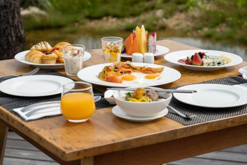 Mad på resortet eller i nærheden