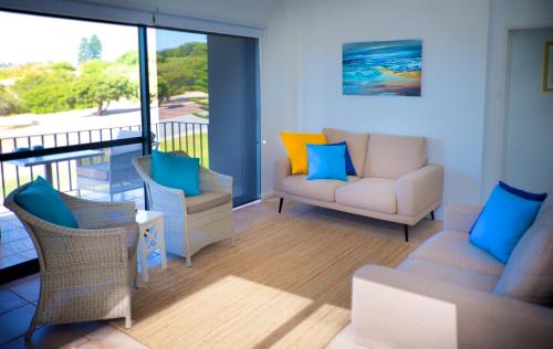 A seating area at Cottesloe Marine Apartment