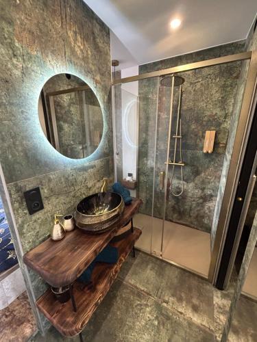 LA SUITE DES CHARMES - village naturiste - coursives - port nature 2