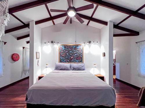 Ένα ή περισσότερα κρεβάτια σε δωμάτιο στο Villa Zen, a hidden paradise