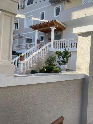 Villa Henrik 77 Saranda Centrum