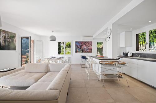 Galeriebild der Unterkunft Beautiful Villa with Sea View in Roquebrune-Cap-Martin in Roquebrune-Cap-Martin