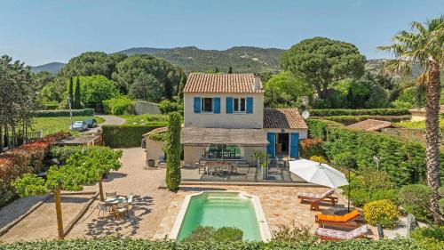 Photo de la galerie de l'établissement Le PTIT MAZET - Piscine -Pétanque, au Plan-de-la-Tour