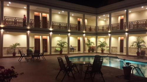 Bazén v ubytování Hotel Plaza Maria nebo v jeho okolí