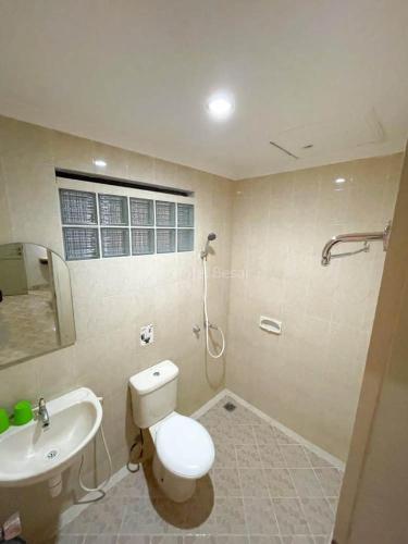 Un baño de Hotel Besar Purwokerto