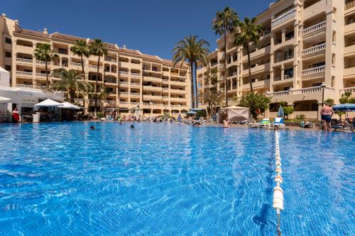 Castle Harbour Apartment with Heated Pool