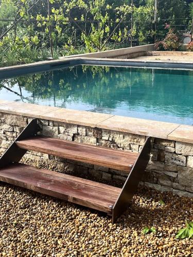 La provence avec piscine privative en campagne