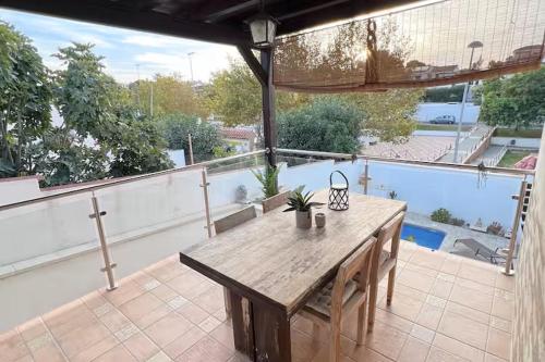 Vacker villa med privat pool, lounge och stor grillplats