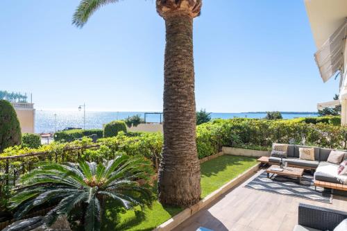 3-Br Apartment with Private Pool & Sea View