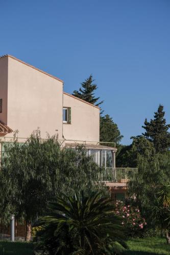 Κήπος έξω από το MAS Élancia