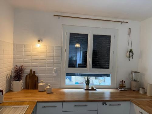 Photo de la galerie de l'établissement Maison 3chambres ,climatisée, à Nîmes