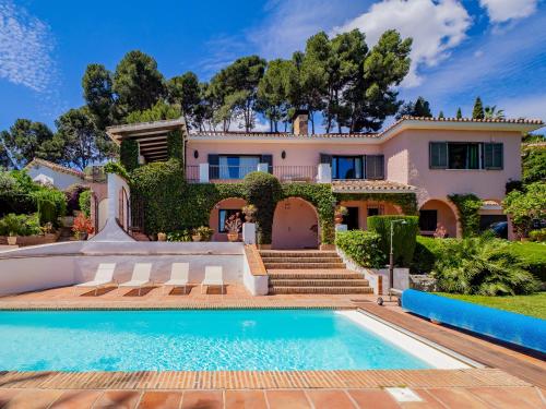 Cubo's Villa Las Capuchinas & Cave House
