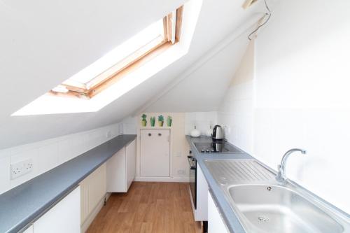 Kuchyň nebo kuchyňský kout v ubytování Thornbury Guest House Room 8