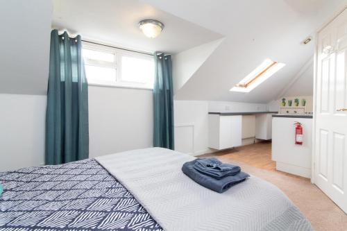 Postel nebo postele na pokoji v ubytování Thornbury Guest House Room 8