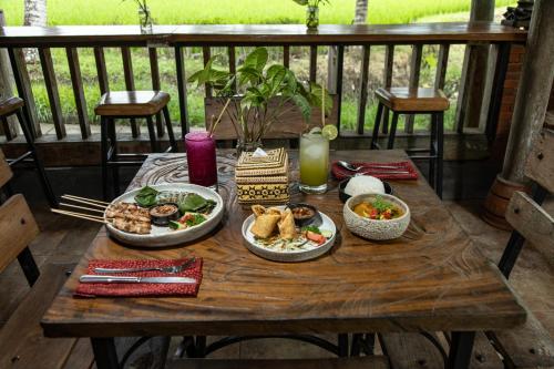 Mad i villaen eller i nærheden