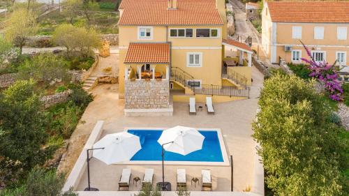 New apartments with an amazing pool