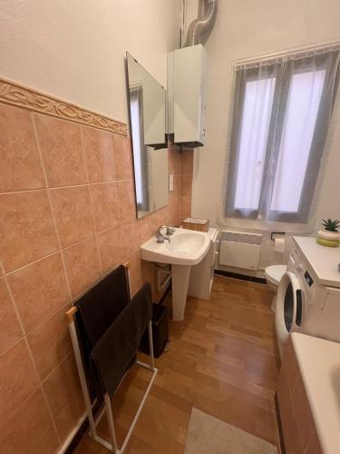 Gallery image of Charmant Appartement entier dans maison individuelle -2 chambres - 2 à 4 personnes - à 200 metres de Monaco - 4 minutes Du Casino et de la Gare in Beausoleil