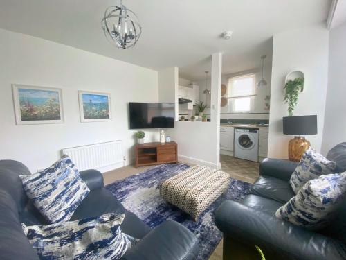 ครัวหรือมุมครัวของ Percy House, 2 Bedroom, 4 Bed Flat Near Beach, Porthcawl Town Centre