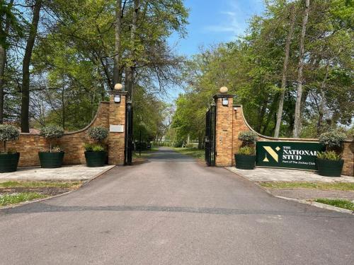 Φωτογραφία από το άλμπουμ του Newmarket - Suffolk Flat with Garden EV σε Newmarket