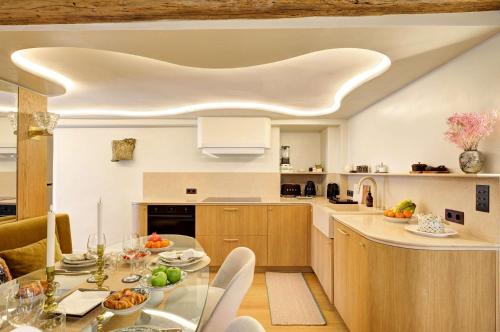 LE BEAU CHAMPS-ELYSEES - Luxury Apartment, AIR COND, LIFT, TERRACE