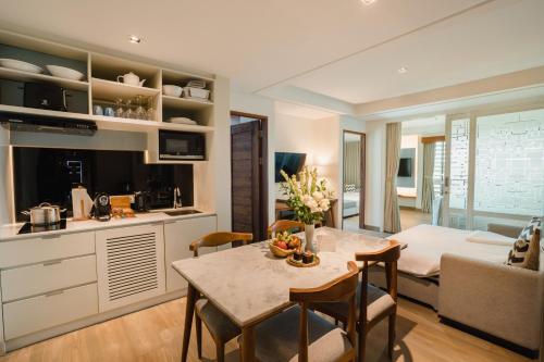 Η κουζίνα ή μικρή κουζίνα στο Rama Residence Padma