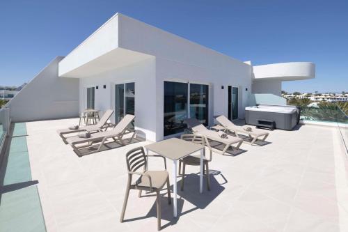 Bazén v ubytování Radisson Blu Resort, Lanzarote Adults Only nebo v jeho okolí