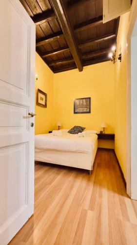 Historic apartment by the Pantheon