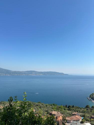 a view of a large body of water at Casa Rosa in Toscolano Maderno