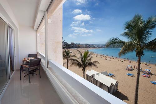 Beachfront apartment in Playa de Las Canteras